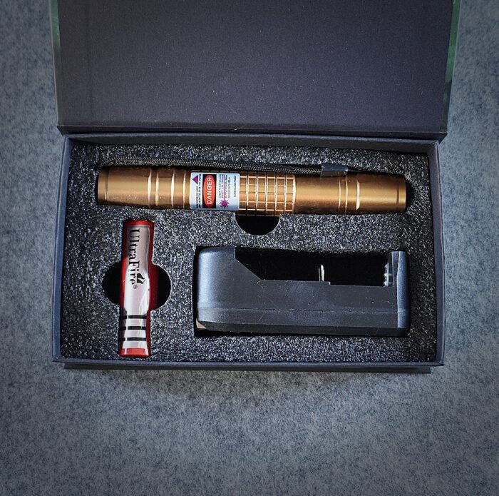 FR-900B 1000mW Extension-Type Focus Blue Dot Laser Pointer Pen with 18650 Rechargeable Battery Gold - Image 2