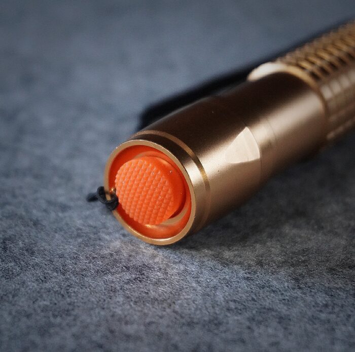 FR-900B 1000mW Extension-Type Focus Blue Dot Laser Pointer Pen with 18650 Rechargeable Battery Gold - Image 7