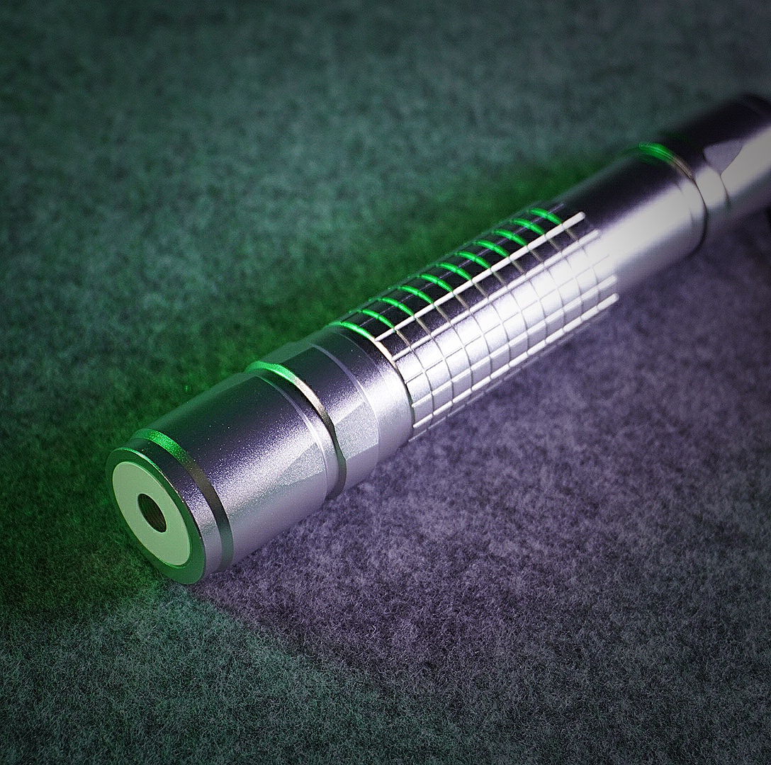 FR-900 50-80mW Extension-Type Focus Green Dot Laser Pointer Pen with 18650 Rechargeable Battery Silver - Image 3