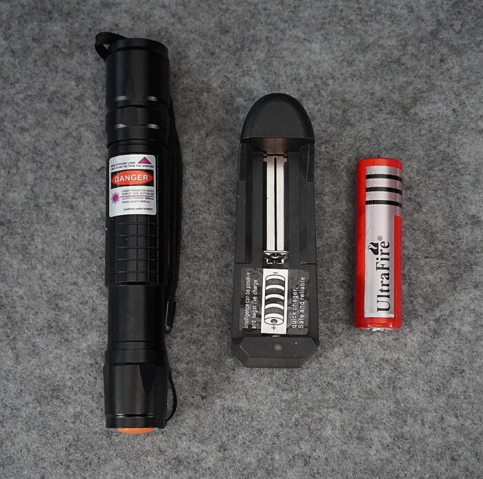FR-900B 1000mW Extension-Type Focus Blue Dot Laser Pointer Pen with 18650 Rechargeable Battery Black - Image 3