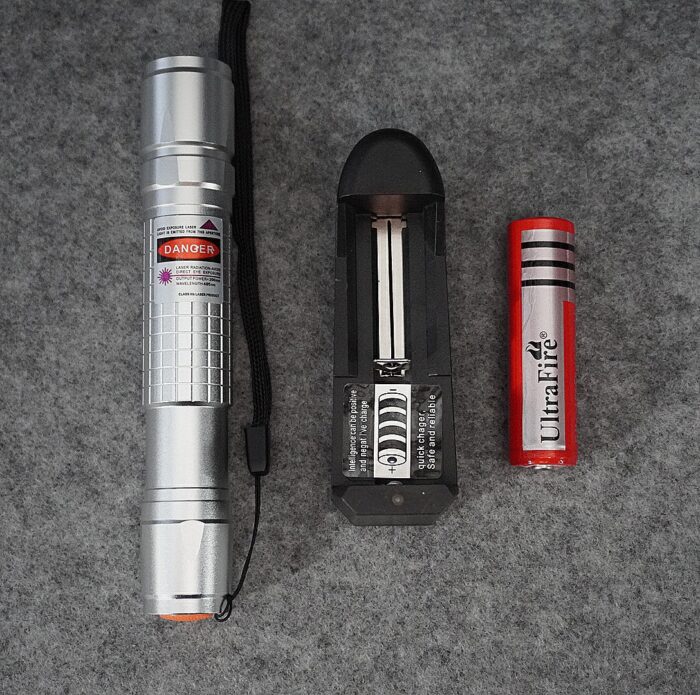 FR-900 50-80mW Extension-Type Focus Green Dot Laser Pointer Pen with 18650 Rechargeable Battery Silver - Image 2