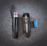 FR-850 200mW Red  Flashlight Style Red Violet Laser Pointer Black - Image 4