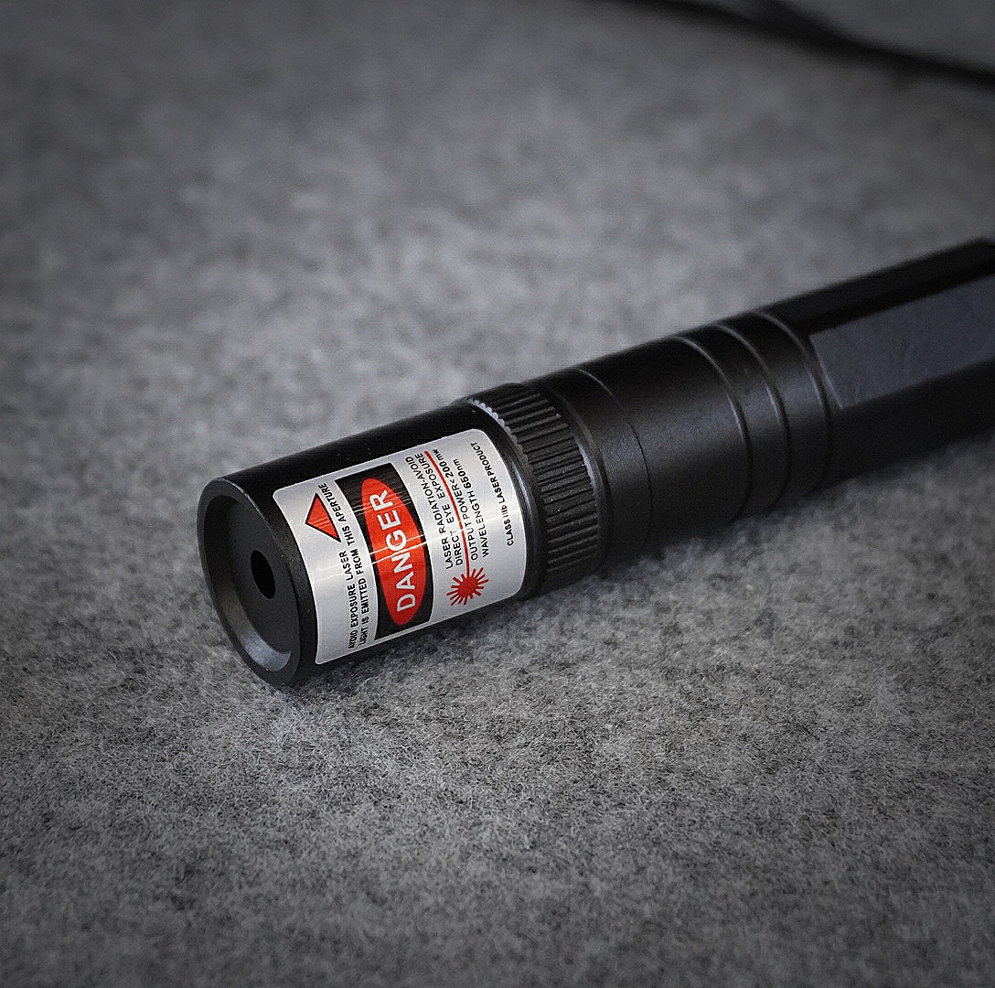 FR-850 200mW Red  Flashlight Style Red Violet Laser Pointer Black - Image 11