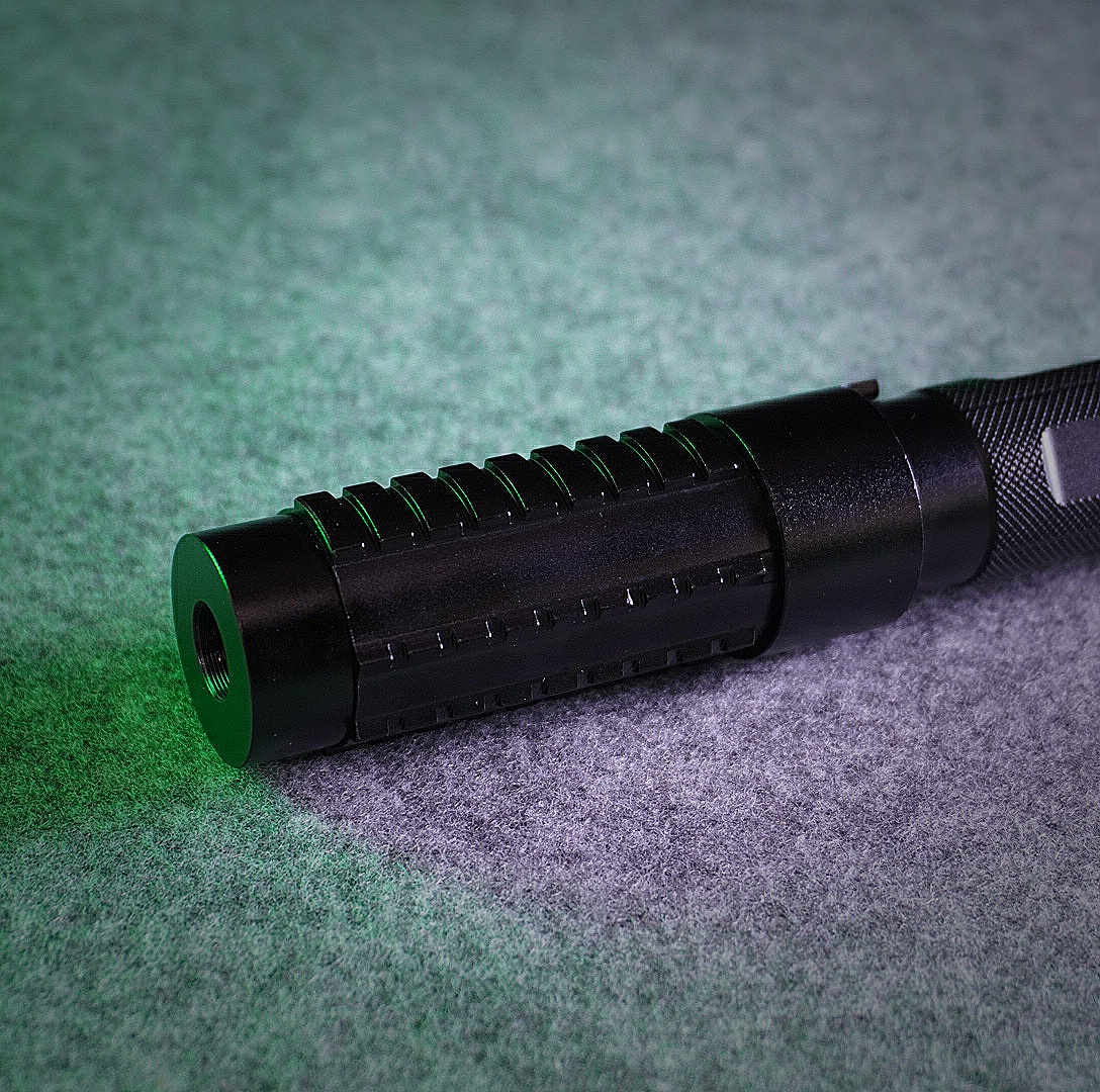 500mW 520nm 0889LGF Green Beam Light Separate Crystal Laser Pointer Pen Kit Black - Image 4
