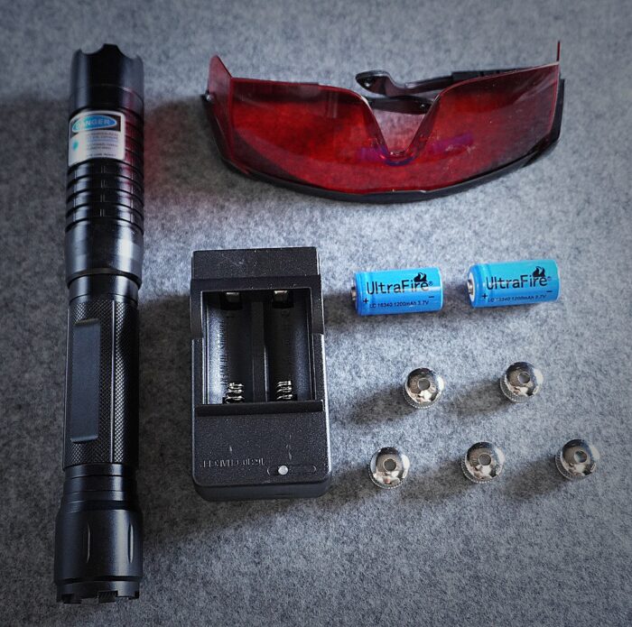 FR-860 1500mw 450nm Neptune Blue Burning Laser Pointer - Image 8